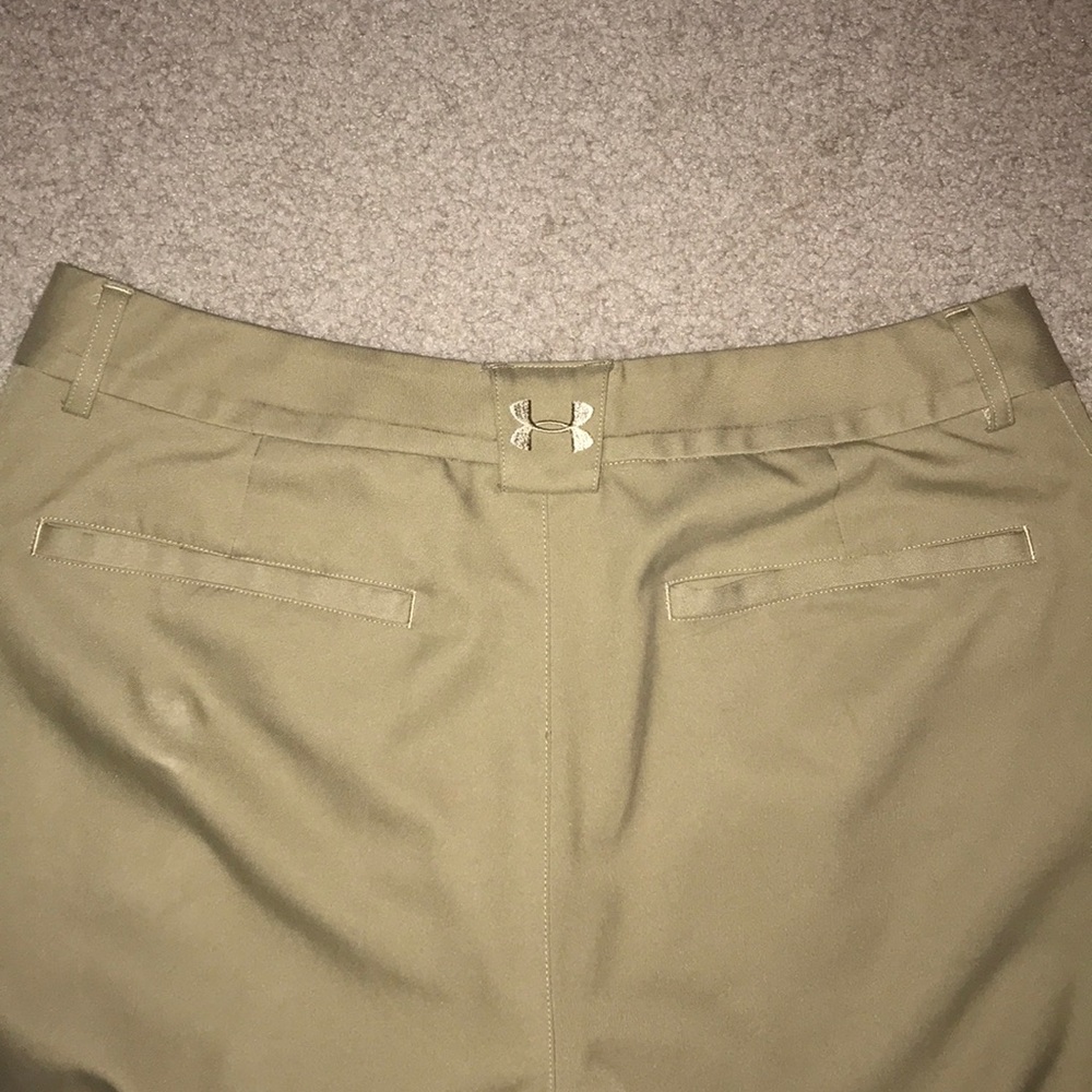 Under Armour Men’s Khaki Golf pants